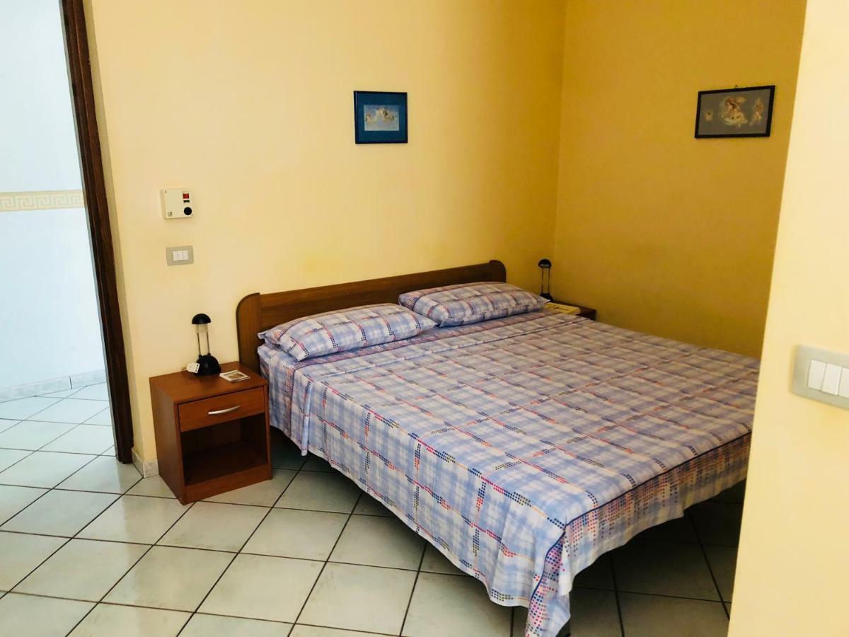 B&B Padre Pio Mascali Eksteriør billede