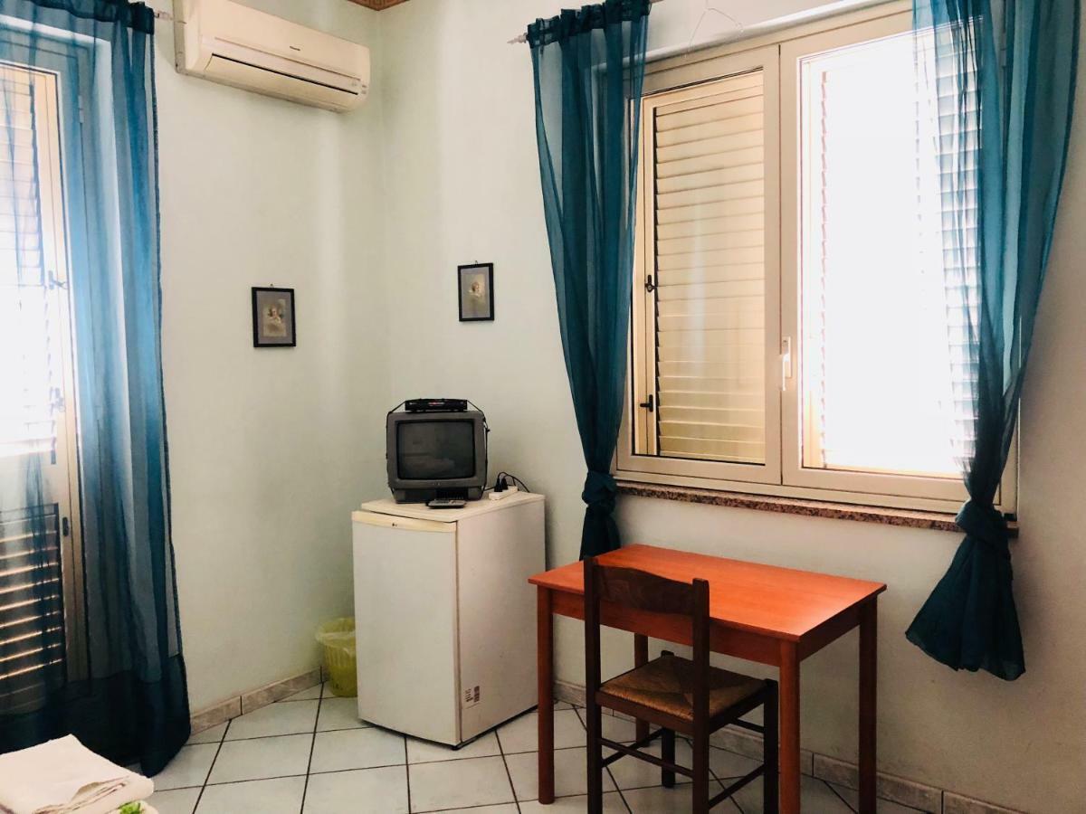 B&B Padre Pio Mascali Eksteriør billede