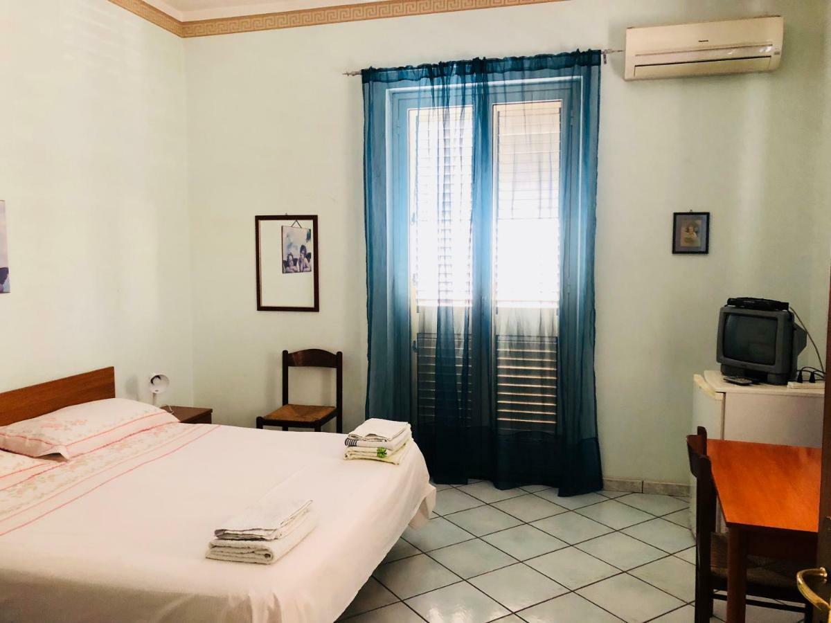 B&B Padre Pio Mascali Eksteriør billede